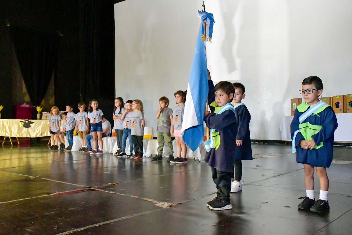 ULPSanLuis's tweet photo. Orgullosos de los 11 alumnos de la Sala "Grillitos" de la EPD N°2 de Estancia Grande que se despiden del Nivel Inicial para darle paso a 1° grado.

¡Felicitaciones por este gran año! 🌟📚🎉

#Egresados2023 #NivelInicial #EPDEstanciaGrande 
@EPDSanLuis https://t.co/5OWyytSFKH
