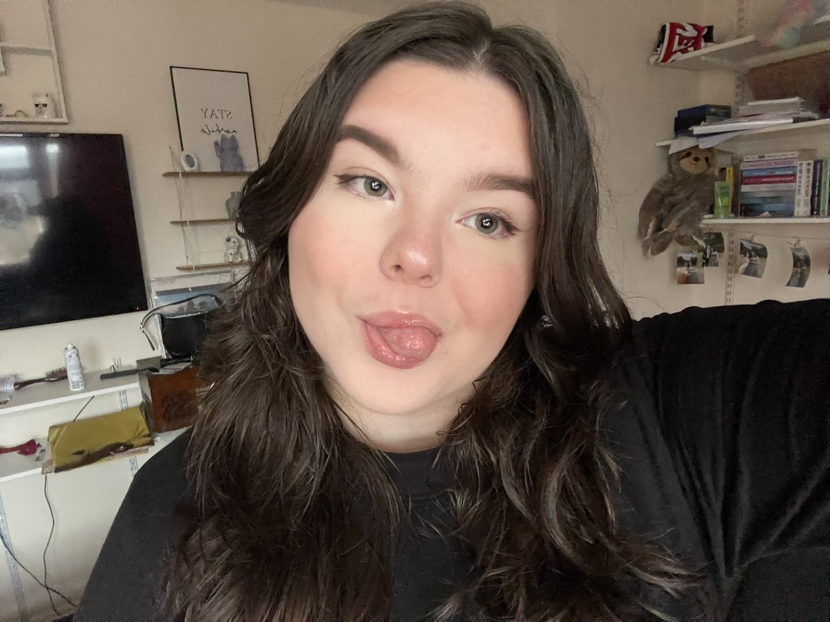 vikkstar123 and tate mcraeing today😍