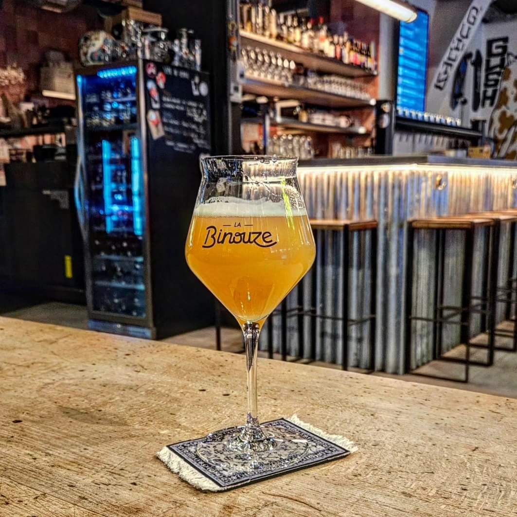 brunnenbraeu's tweet photo. Pollyʼs Brew – Pale Ale (****) 5,2%

#beeronthecarpet #durchtrinkbarkeit 

#pollysbrew #paleale https://t.co/CTEr5wUC3t