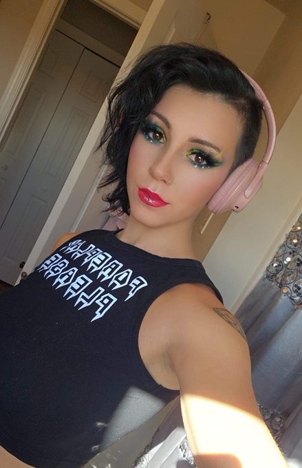 Attn: Producers, Y'all should hire @skylarcalico she's a character! is local &amp; Available to shoot @FTKL<a class="tags" target="_blank" title="On Twitter" href="/?out=eyJ0eXAiOiJKV1QiLCJhbGciOiJIUzUxMiJ9.eyJpYXQiOjE3MjM5ODk1OTYsImlzcyI6InR3cG9ybnN0YXJzLmNvbSIsIm5iZiI6MTcyMzk4OTU5NiwiZXhwIjoxNzU1NTI1NTk2LCJyZWRpcmVjdF91cmwiOiJodHRwczovL3R3aXR0ZXIuY29tL3NreWxhcmNhbGljbyJ9.yiqBp-fKCOSfCNgU19buBaDSTXu7SDLa1EXUmsunYj1zjvoBt_hxoiTFQWjMTF3P817K2IrbYq6TPxKiyoM64Q">@skylarcalico</a><a href="/tag/bts"class="tags"><span>#bts</span></a><a href="/tag/wedgie"class="tags"><span>#wedgie</span></a><a href="/tag/fetish"class="tags"><span>#fetish</span></a><a href="/tag/wedgiegirls"class="tags"><span>#wedgiegirls</span></a><a href="/tag/wedgietime"class="tags"><span>#wedgietime</span></a>