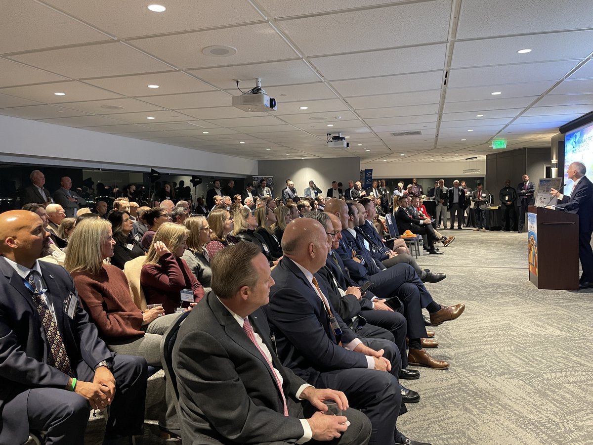 portofbalt's tweet photo. At last night’s #StateofthePorts, @MDOTNews Sec Paul Wiedefeld reported that business is up at the #PoB &amp; @BWI_Airport after being introduced by our Seagirt partner @pachesapeake's Mark Schmidt. These are good times for the PoB and BWI!  
 
Great job @WTCInstitute! #MDOTBiz https://t.co/PoYNQHM5Y6