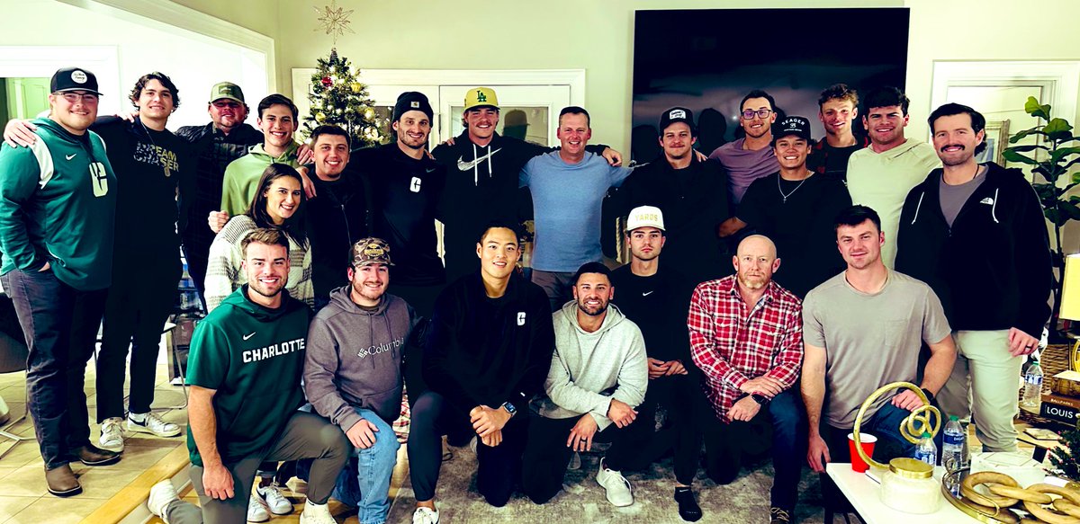 Special group of @CharlotteBSB seniors over to the house last night! Looking forward to seeing these guys play and compete for the 9 Across The Chest one more time. #9ATC | #GoldStandard