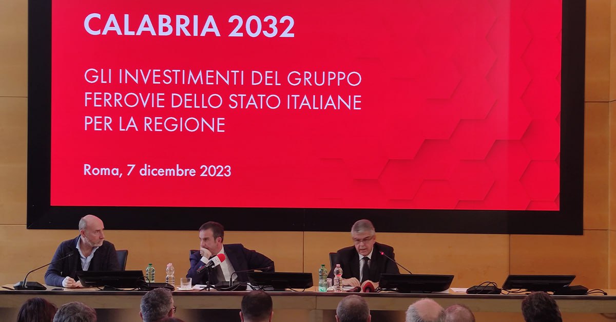 🤝13,4 miliardi d'investimenti per la #Calabria. Il nostro AD Luigi Ferraris ha presentato gli interventi del #GruppoFS per la regione. Previsti dal nostro Piano Industriale e realizzati anche con fondi #PNRR, riguarderanno tutti i Poli di business di FS 👉tinyurl.com/a357574u