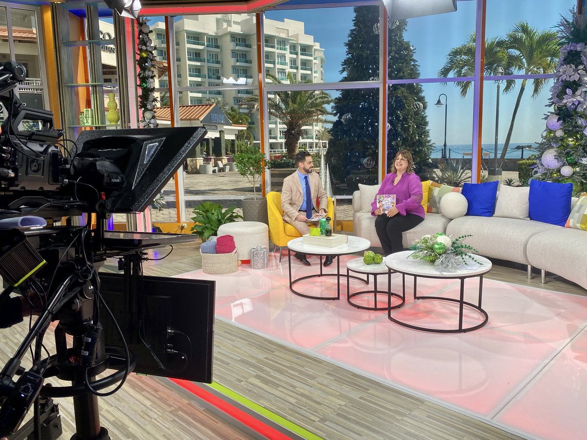 Dora Mercedes Hernández Mayoral (@puertoricoecce) on Twitter photo Tuvimos una entrevista maravillosa destacando la aportación a la promoción de la lectura. Gracias a <a href="/manuelcrespotv/">Manuel Crespo</a> a <a href="/tele11PR/">TeleOnce Puerto Rico</a> y <a href="/LasNoticiasT11/">Las Noticias</a> Tuvimos una entrevista maravillosa destacando la aportación a la promoción de la lectura. Gracias a <a href="/manuelcrespotv/">Manuel Crespo</a> a <a href="/tele11PR/">TeleOnce Puerto Rico</a> y <a href="/LasNoticiasT11/">Las Noticias</a>