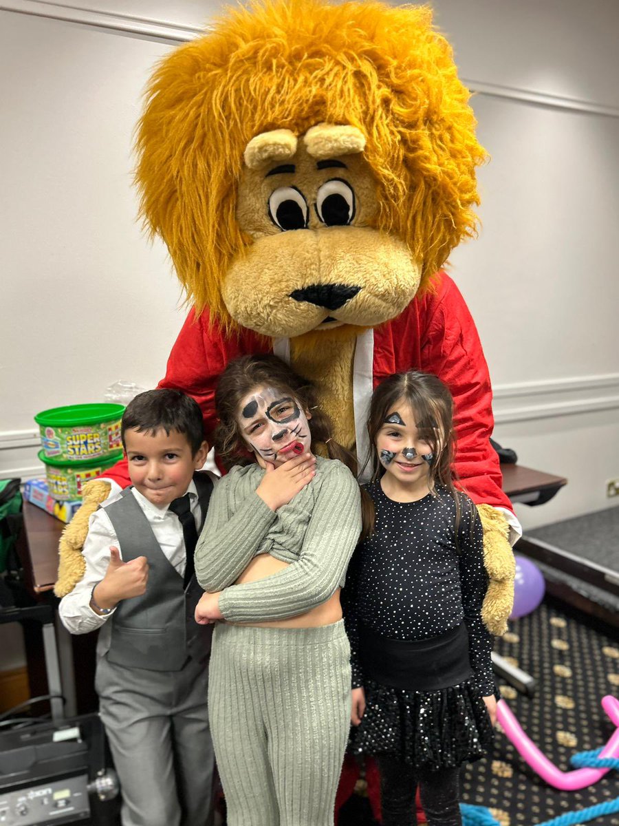 Sunny is available for Christmas visits, parties, dances - we loved hosting the Christmas party <a href="/GlynhillHotel/">Glynhill Hotel</a> Sunny is ready for SANTA 🎅!