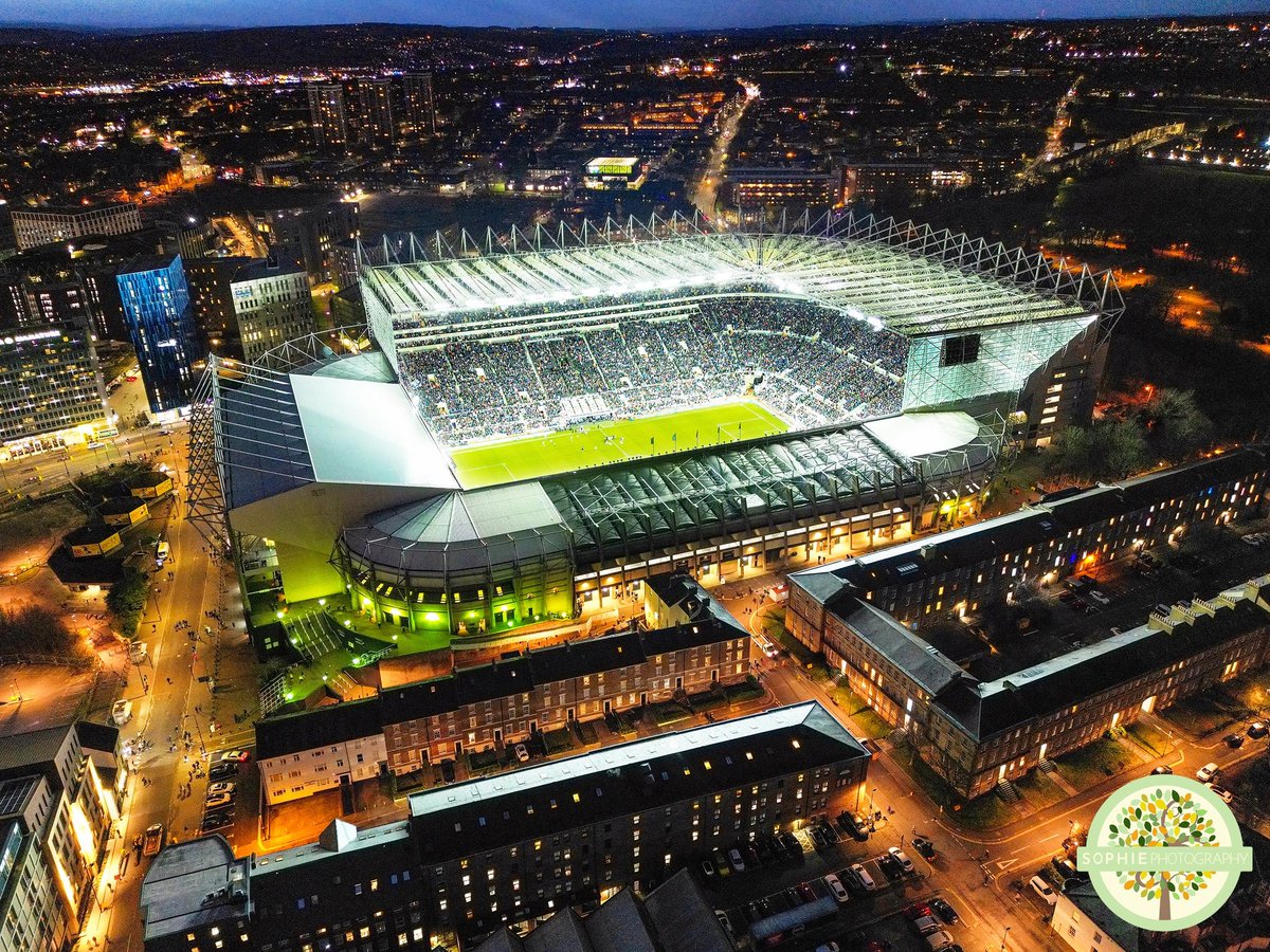 SophPhotographs's tweet photo. St. James' Park under the lights. ✨🏟️

Tonight, @NUFC travel to Everton - What are your predictions #NUFC fans? ⚽️

https://t.co/SrD9qWZUzq 

#sophiephotography #newcastle #northeast #photograghy https://t.co/GJ93ypYsJG