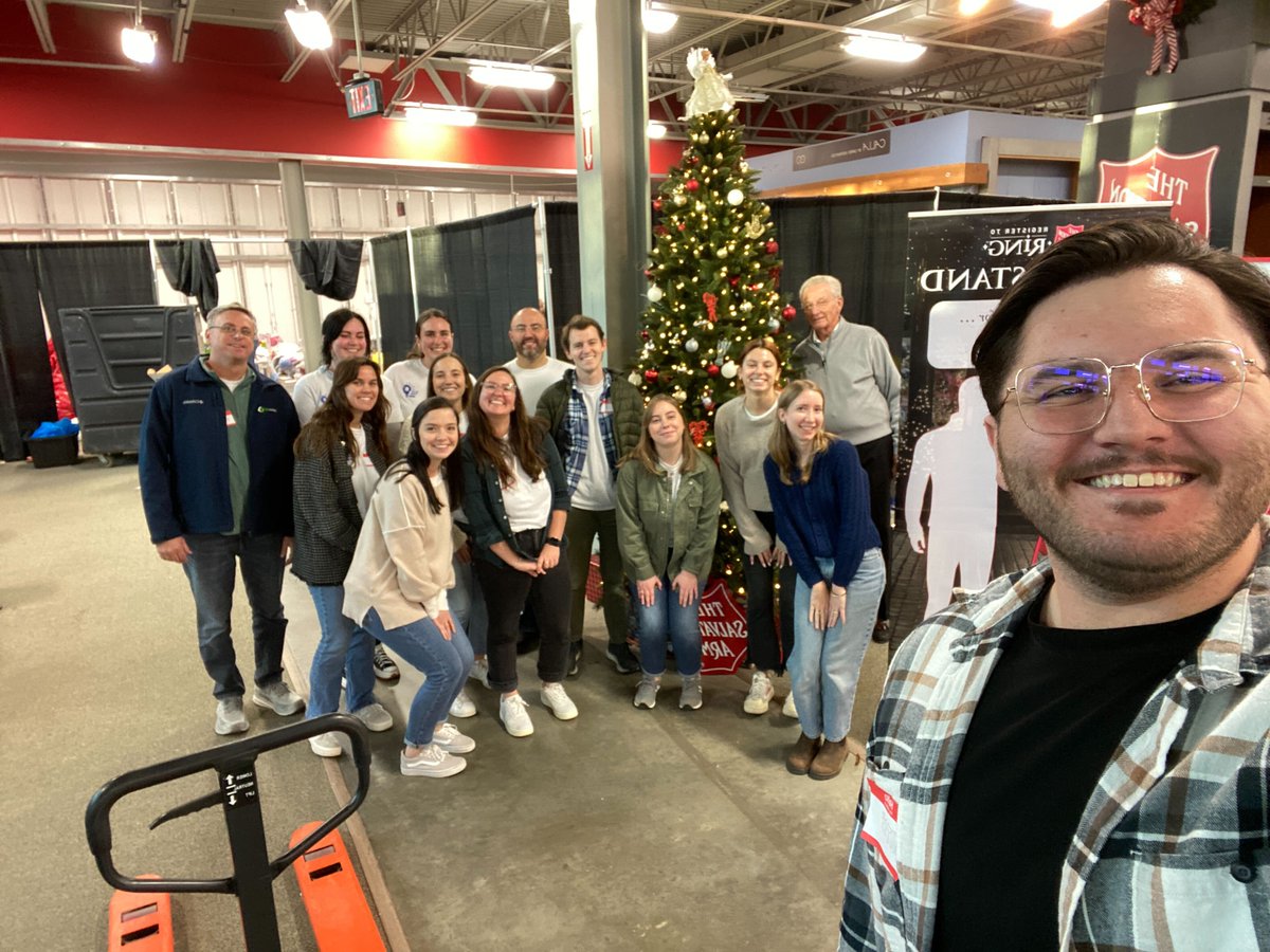 Our team got together yesterday to help sort and prepare gifts that were donated through the Salvation Army Angel Tree! We had a great time giving back to the Richmond community this holiday season! ❤️

#givingback #holidayseason #marketingagency  #richmondva #teamculture