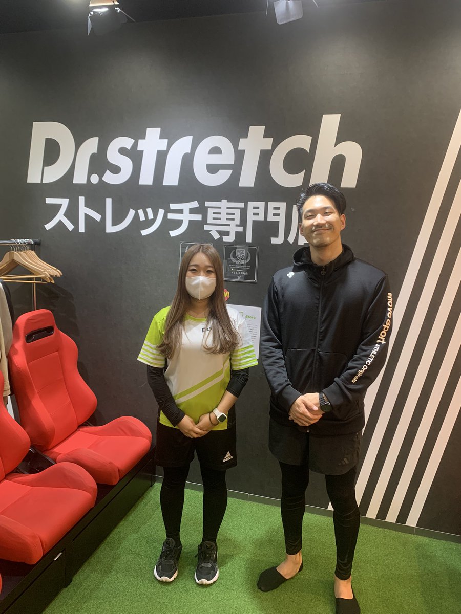 ds_popotsun's tweet photo. 本日は紺谷店長とミーティングさせていただきました！
最近自分に負けて逃げようとしていたのですが、MTGして目標とかやりたいことも明確になったのであとは自分に負けずにどんどん壁にぶち当たって成長していきます🥺🙌
本日は貴重なお時間ありがとうございました🙇‍♀️
船に乗れるように頑張ります！ https://t.co/MjWoo8OUvJ