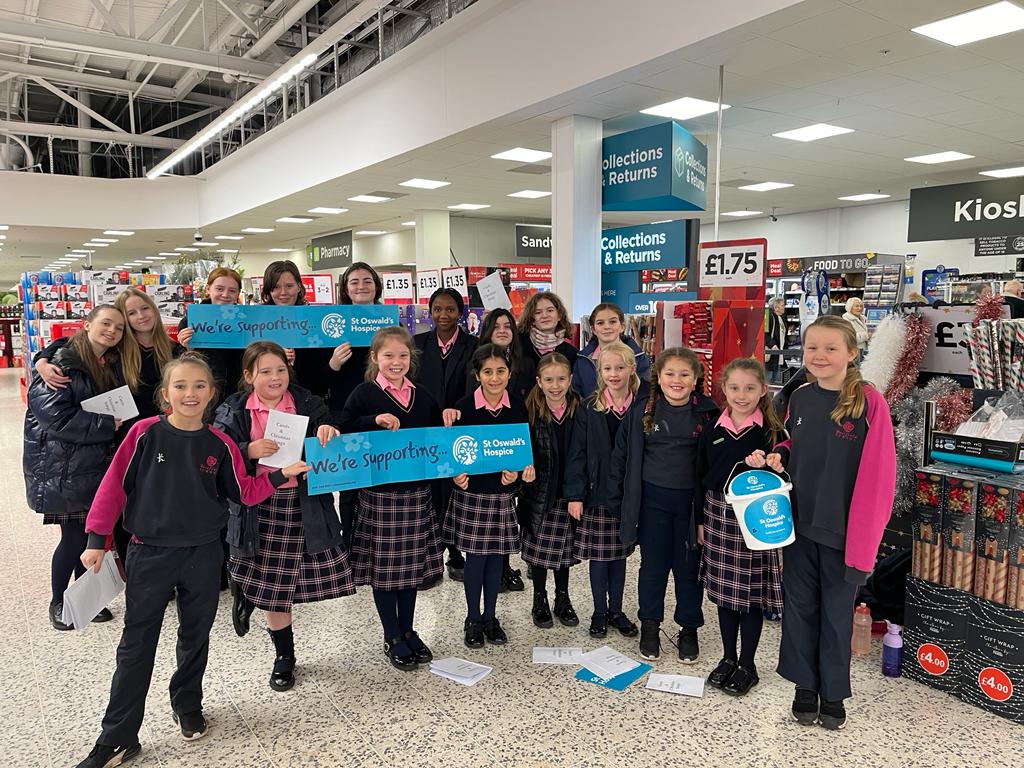 What a lovely morning of Carol singing at @asda Gosforth for @stoswaldsuk. Thank you to @PeteGravesTV for joining in and spreading Christmas cheer.