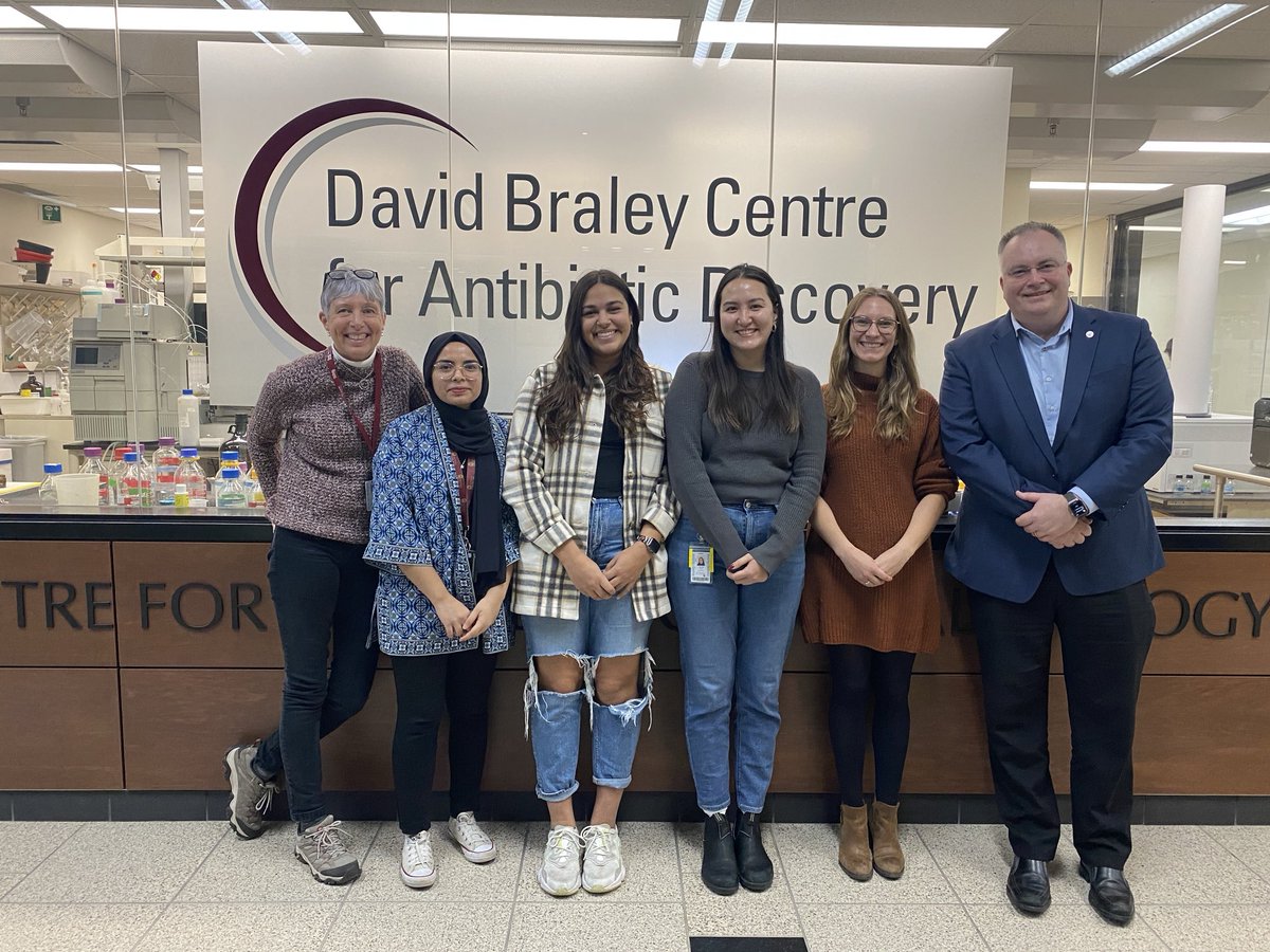 Lori L. Burrows tweet media