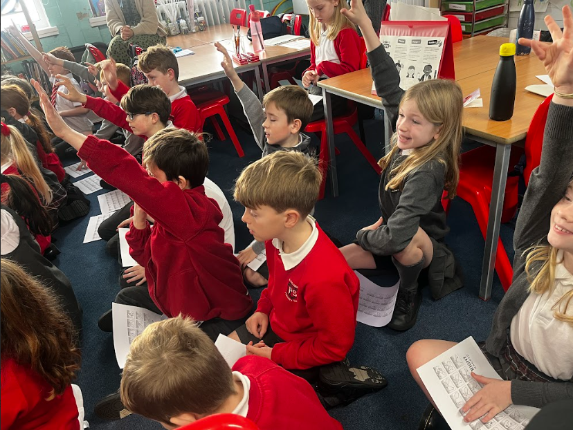 Carolside_PS's tweet photo. P5 and P6 loved learning Christmas words in British Sign Language yesterday. Thank you to David for teaching us this useful language, we would love to learn more BSL in the future! @westscotlandbsl @EastRenLangs https://t.co/HaNTld2mIX