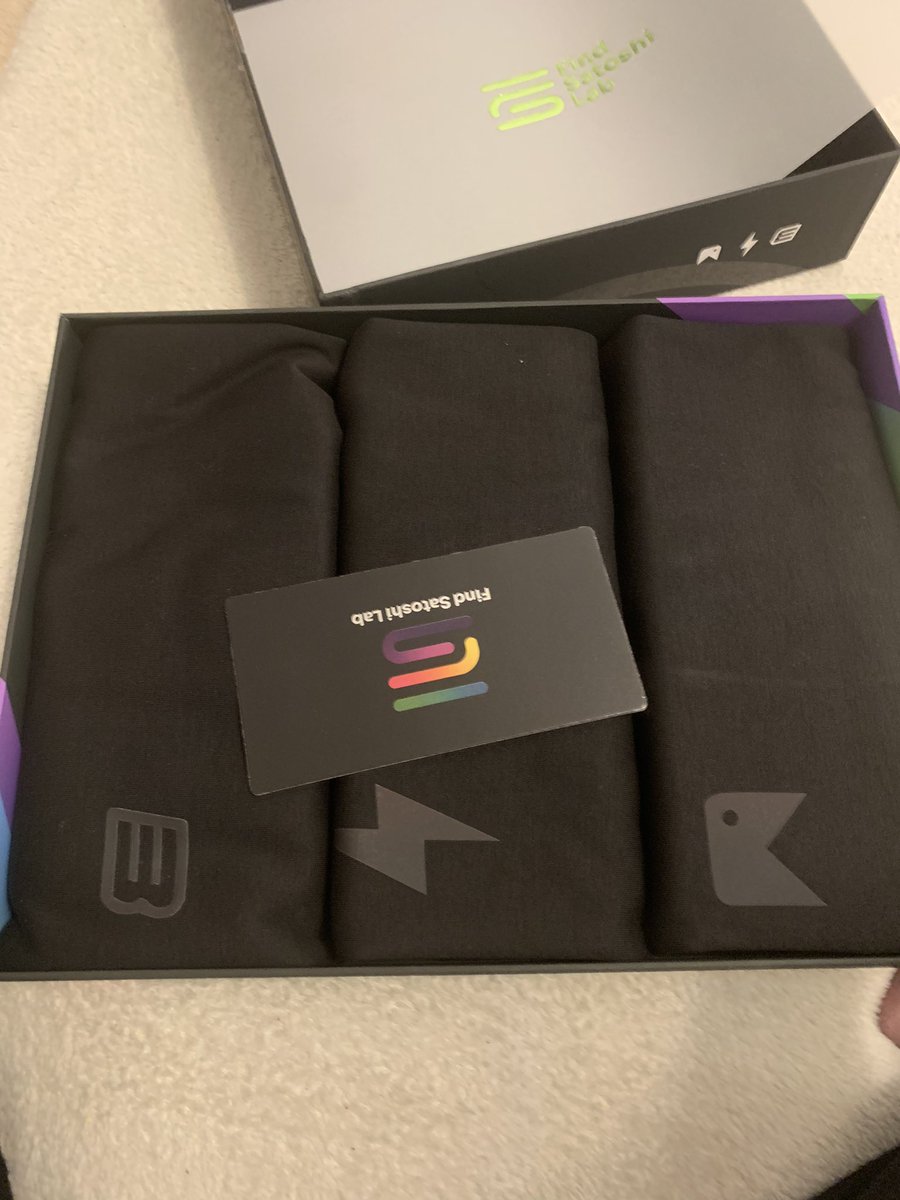 DrozdekLucas's tweet photo. Today I got #FSLLegacyDrop . It looks realy nice! But I still donโt understand why it says enjoy the gift because I paid for it. It will have some benefits? ๐คฃ๐คฃ@FindSatoshiQB @fslweb3 @Stepnofficial @mooarofficial @GasHeroOfficial https://t.co/4EIlYFBnOx