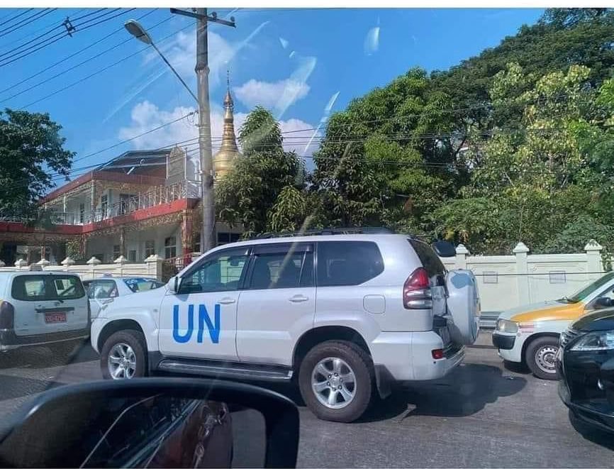 teeeapot's tweet photo. Dear @UNinMyanmar 

I am deeply concerned over your cars having to queue for fuel in the current fuel crisis. I reaffirm that little inconveniences like this for you is just the beginning in the long run as long as you sit around doing nothing under the instructions of the junta. https://t.co/Z1mxt5yyTt