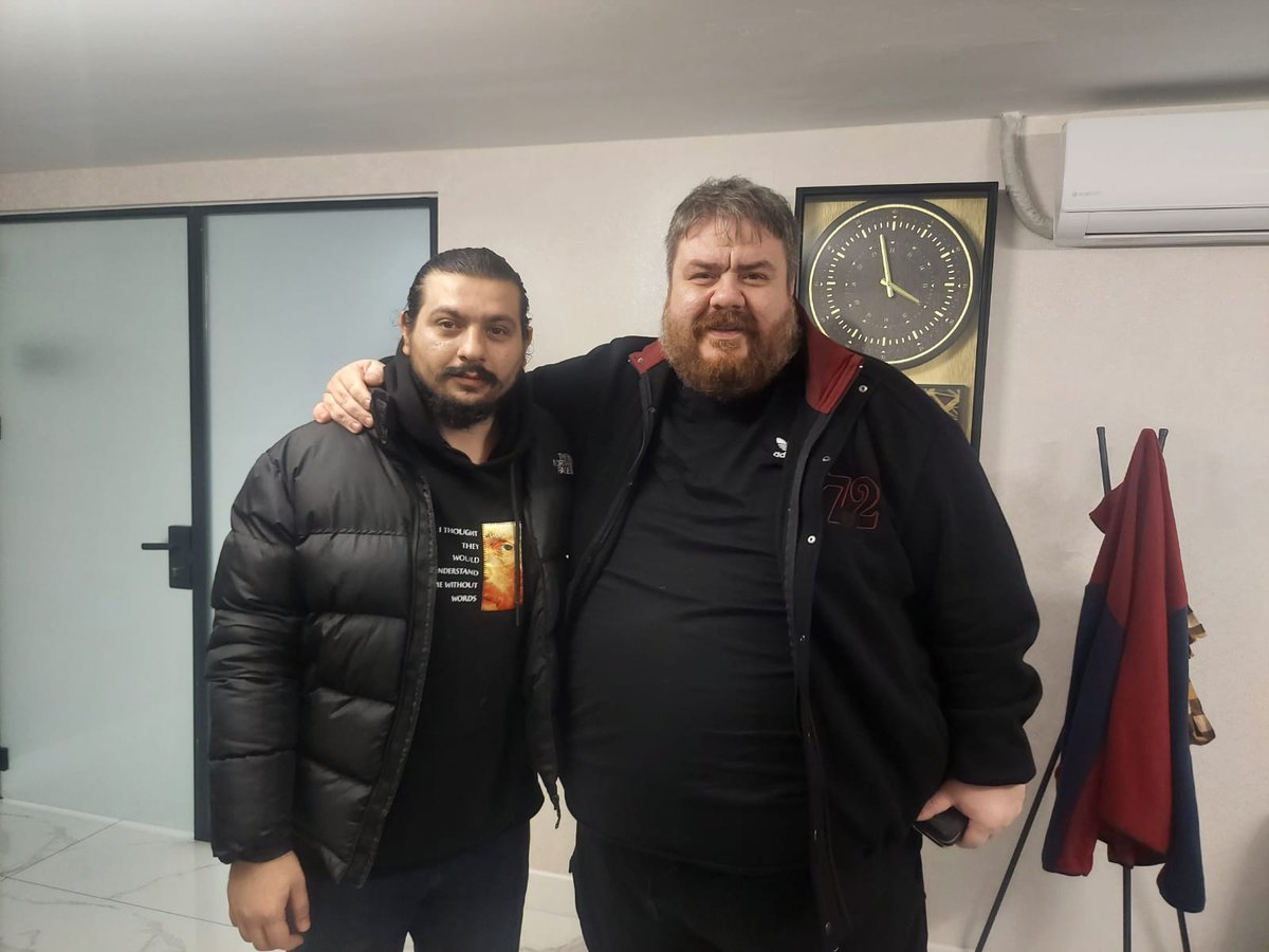 elcialiosmann's tweet photo. Değerli üstat Emre abi ile bir araya geldik, uzun uzayınca eğlenceli sohbetler ettik... #EmreMutlu 🎬 https://t.co/WJqTRT2u5U