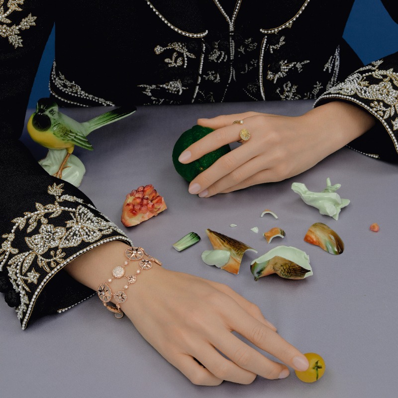 Dior's tweet photo. Mexican mood.
In this shoot from #DiorMagazine 44, 'Bois de Rose' and 'Rose des Vents' jewels by Victoire de Castellane mix with #DiorCruise 2024 looks by Maria Grazia Chiuri, from rings punctuated with golden thorns to a dazzling sautoir strung with wind-rose medallions.
