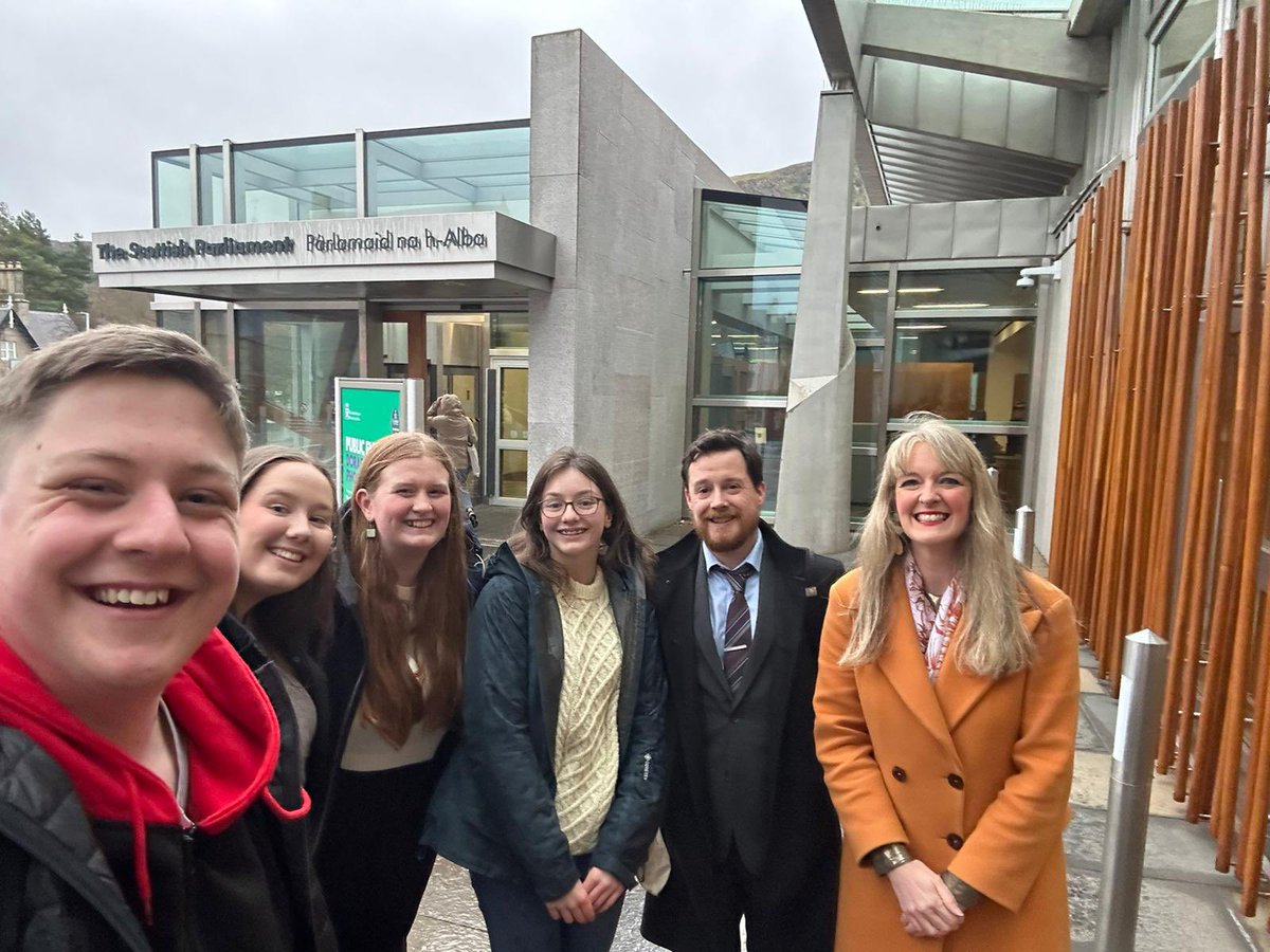 Excited to be here <a href="/ScotParl/">Scottish Parliament</a> with #YoungHumanRightsDefenders to celebrate a milestone in the history of the  #UNCRC in 🏴󠁧󠁢󠁳󠁣󠁴󠁿!

#UNCRCScotland