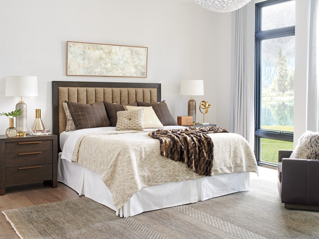 lexingtonbrands's tweet photo. Winter layers with cozy textures perfectly combine warmth and design on a cold day.
Collection: Park City by Barclay Butera
#parkcity #barclaybutera #LHBDesign #interiordesign #homedecor #mountainliving #coloradodesign #luxurydesign #luxuryliving https://t.co/rQipnQt8Fd