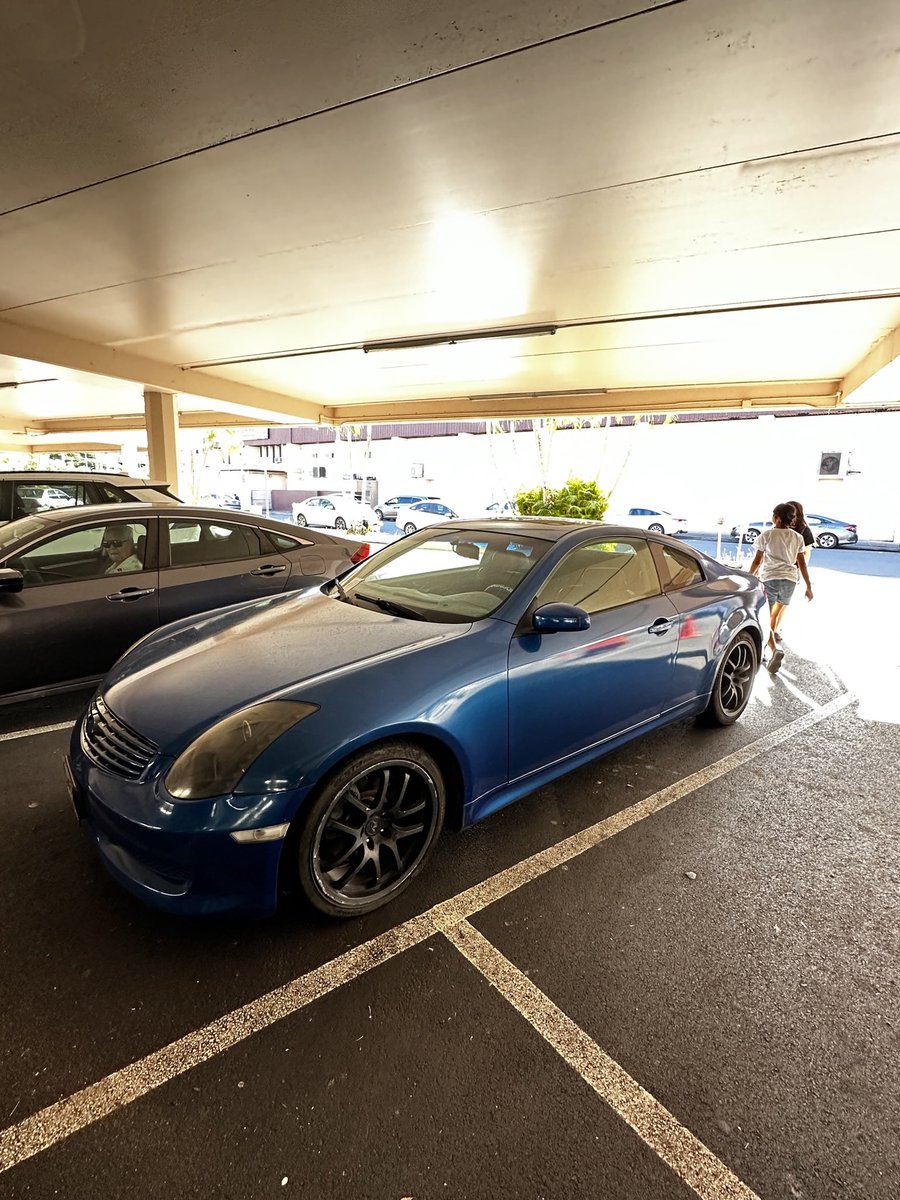 ksk_4105_'s tweet image. ハワイで見かけた仲間たち
青はドンキの駐車場に放置されてた
#cpv35 #g35  #VQDM #ハワイ