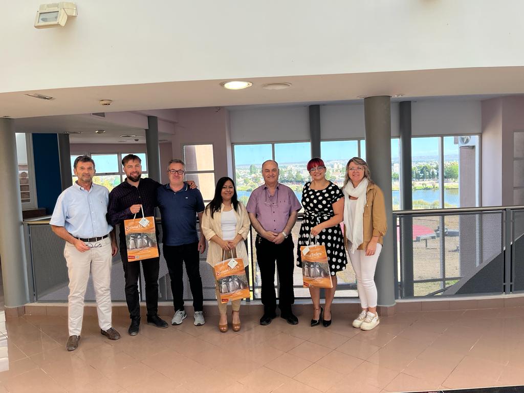 CiudadTrelew's tweet photo. 📌Ayer, en las oficinas del #EnTreTur en el Centro Astronómico Trelew, tuvo lugar la última reunión de directorio del 2023.
(+) https://t.co/kr3myu1ecm