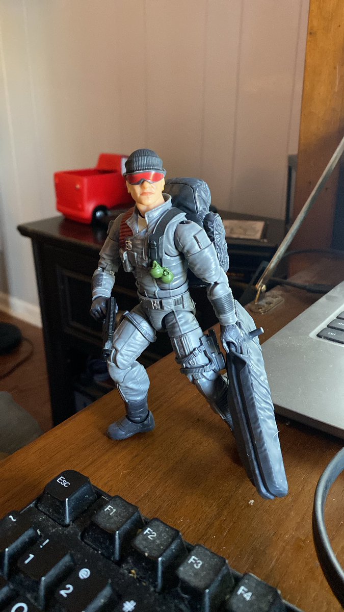 SMC3Pod's tweet image. "Bringing back memories with the GI Joe Classified Series Low-Light – a modern update to the iconic 1986 original. The details elevate the nostalgia to a whole new level. #GIJoeClassified #LowLight #ThrowbackThursday @Hasbro