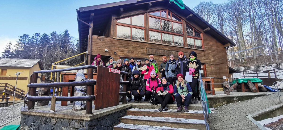 davide_e_galli's tweet photo. Ultimo fine settimana per me come docente al corso #GuideAmbientaliEscursionistiche di #Piacenza. Nel @PARCO_AVETO al Monte Penna, pernottando al Rifugio Casermette. E al Comune di Ferriere per la teoria. Buona fortuna e buon proseguimento ai futuri/e colleghi/e.
#NoiSiamoAigae https://t.co/4jZb4O85A3