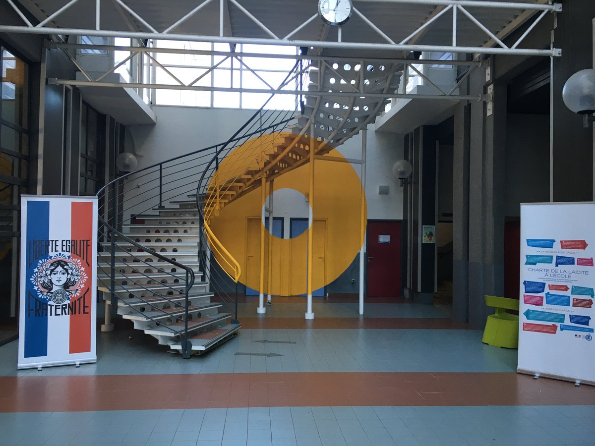 Lycée Apollinaire (Nice) (@lyc_apollinaire) on Twitter photo 🗓️Du 4 au 9 déc 2023
📣Semaine des valeurs de la République
Des ateliers, des expositions, des vidéos.
Pour faire connaître nos valeurs
Pour comprendre leurs sens dans l'espace et le temps
#65ans #Constitution
#Laïcité
#Liberté #Egalité #Fraternité
#Citoyenneté
<a href="/AcademieNice/">Académie de Nice</a> 🗓️Du 4 au 9 déc 2023
📣Semaine des valeurs de la République
Des ateliers, des expositions, des vidéos.
Pour faire connaître nos valeurs
Pour comprendre leurs sens dans l'espace et le temps
#65ans #Constitution
#Laïcité
#Liberté #Egalité #Fraternité
#Citoyenneté
<a href="/AcademieNice/">Académie de Nice</a>