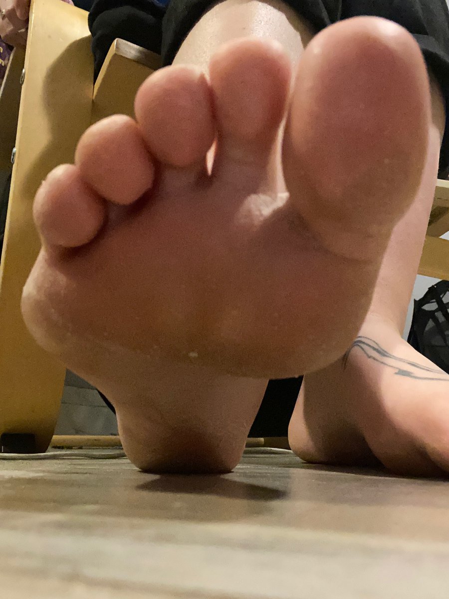 bextacy's tweet photo. You know what the punishment is for spying on me while I study...💥🐜💥
#giant #giantess #Sizetwitter #macrophilia https://t.co/IzBcp2XIlZ