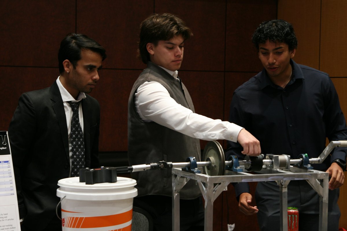 TTUEngineering's tweet image. We had a great time on Monday looking at all the projects from the Mechanical Engineering Expo! #FromHereItsPossible #MechanicalEngineering #TTUEngineering