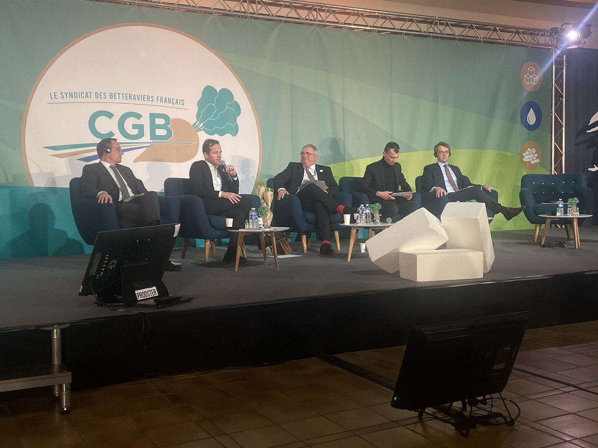 #AGCGB – TR « Marchés du sucre - Quelles perspectives ? » avec Arwin Bos (Pdt <a href="/CosunBeetCo/">Cosun Beet Company</a>), <a href="/sebastien_abis/">Sébastien ABIS</a> (DG Club Demeter), Guillaume Gandon (Pdt #CGB Aisne), Olivier Crassard (Analyste marché Sucden),  <a href="/Stefan_Streng/">Stefan_Streng#plant_breeding</a> (Pdt de la confédération des betteraviers Sud-Allemands).
