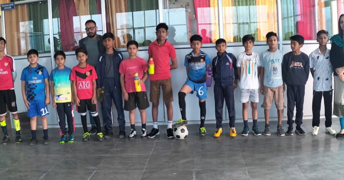 SambhalSchool's tweet photo. SPS Students shows readiness for sports. Sports keep student’s mind fresh, physically fit and add discipline. Students can perform better in academics by including sports in routine.

#SambhalPublicSchool #School #Education https://t.co/BapmtHVVoE