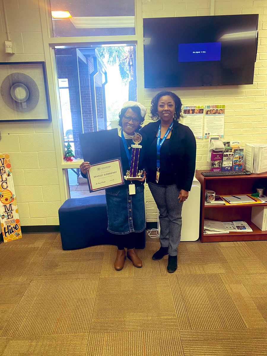 BradleyElemBeehive tweet media