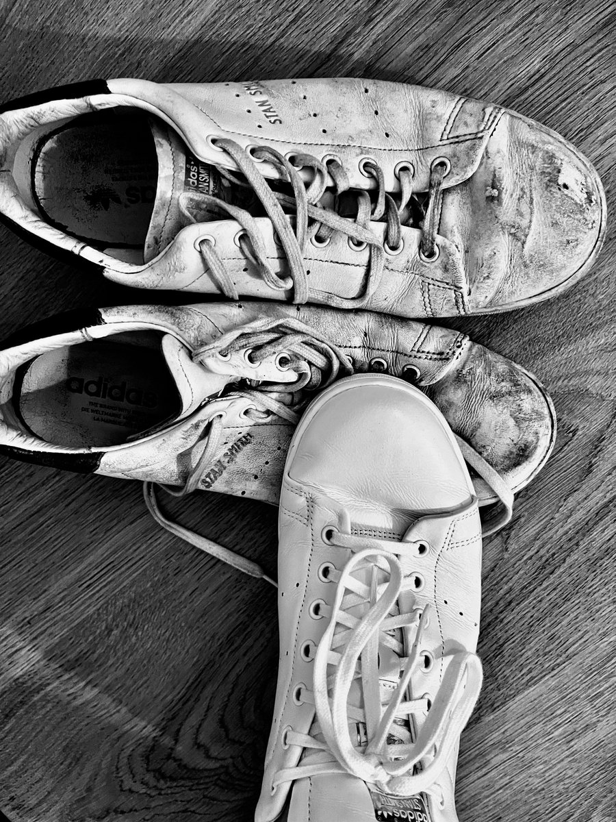 喜新厌旧
这双旧鞋要惨咯

pray for my old shoes
and guess what will happen to the old ones