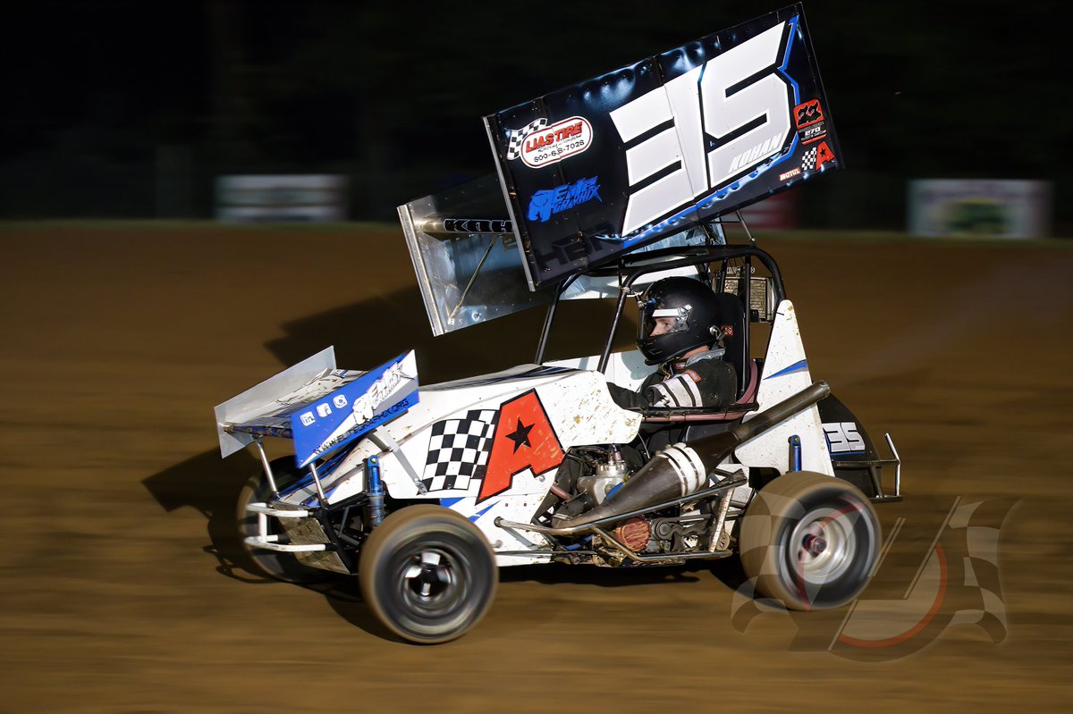 redtarget14's tweet photo. Noah Kohan flexes his 270cc Micro Sprint around @HillBlanket. Noah finished 9th in points for 2023.
#BlanketDown #ElbowsUp #DirtTrackRacing #270ccMicro #MicroSprint #SprintCar https://t.co/kFcglUOq4h