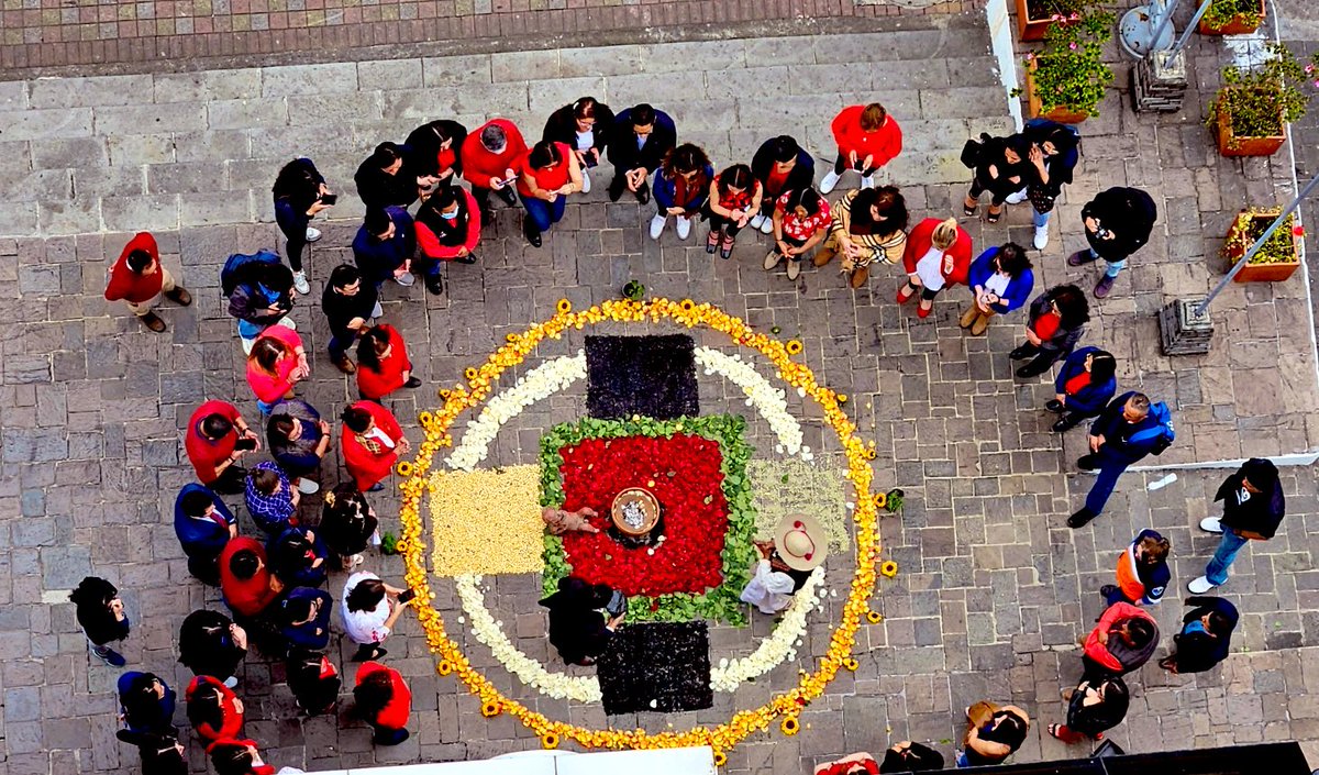 PabloBeltran_A's tweet photo. 🤝| A través de la educación superior queremos unir a los 18 pueblos y 14 nacionalidades indígenas del Ecuador. ¡Hagamos de la educación superior el puente para unir al país con el desarrollo! https://t.co/zaeYrMYtuP