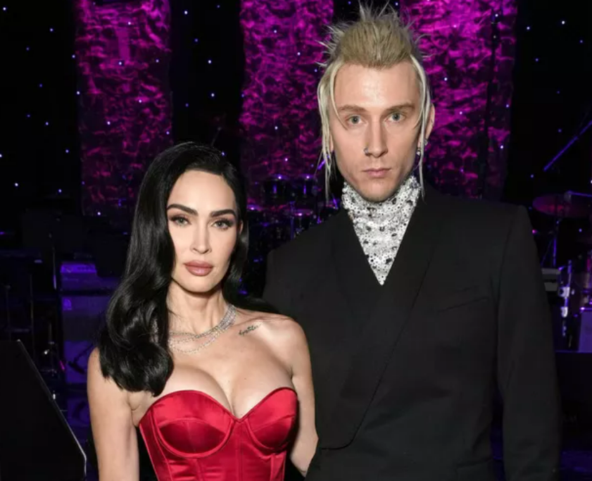 Megan Fox ve Machine Gun Kelly başka bir büyük kavga yaşadıklarını ama hala üstesinden gelmeye çalıştıklarını açıkladılar
#meganfox #machinegunkelly