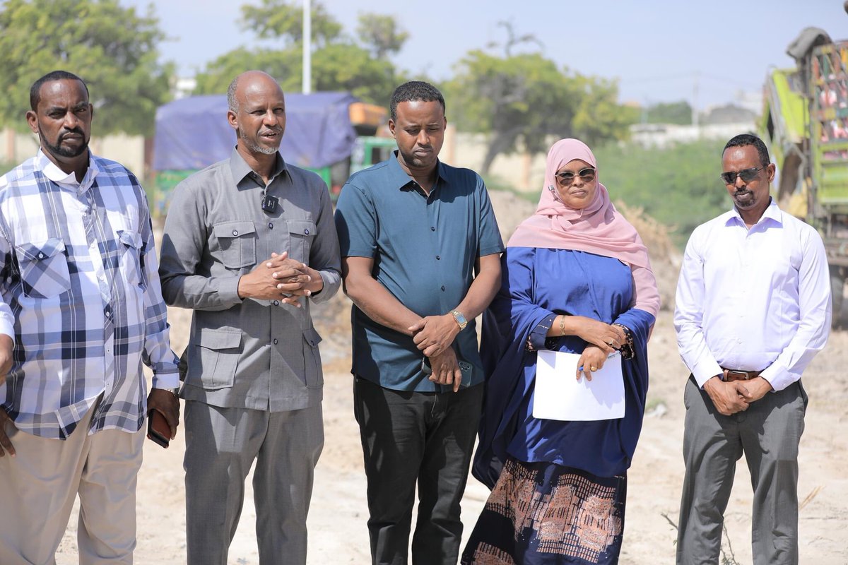 SoDMA_Somalia's tweet photo. The SoDMA Agency today dispatched 30 trucks of relief supplies and an emergency boat to #Mahaday district of Middle Shabelle and its environs, #Hirshabelle administration. https://t.co/SP0cNBmQs9