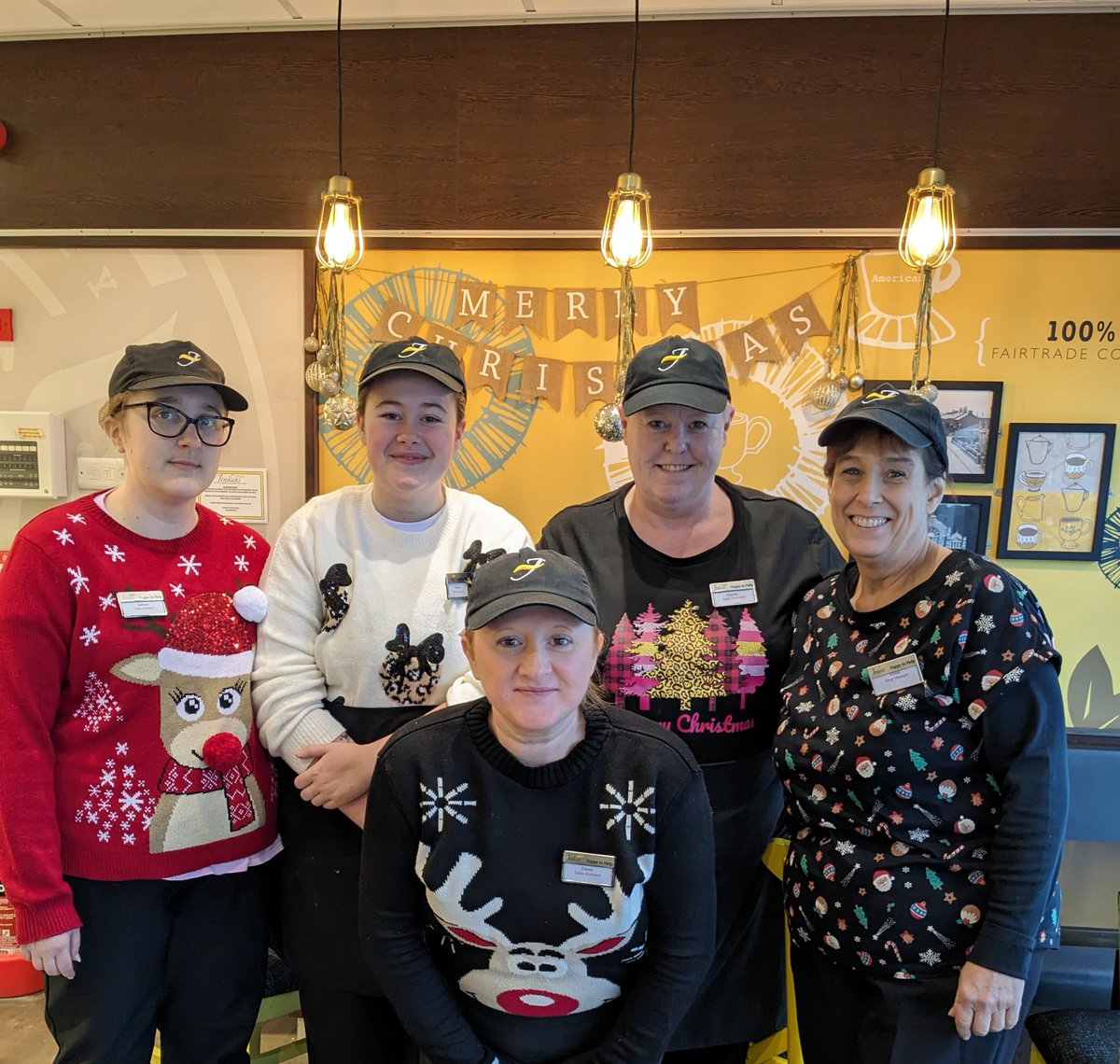 It's Christmas Jumper Today 🎄⛄

Our Briton Ferry shop is getting in to the Festive spirit 🎅

#jenkinsbakery #ChristmasJumperDay2023 #festive