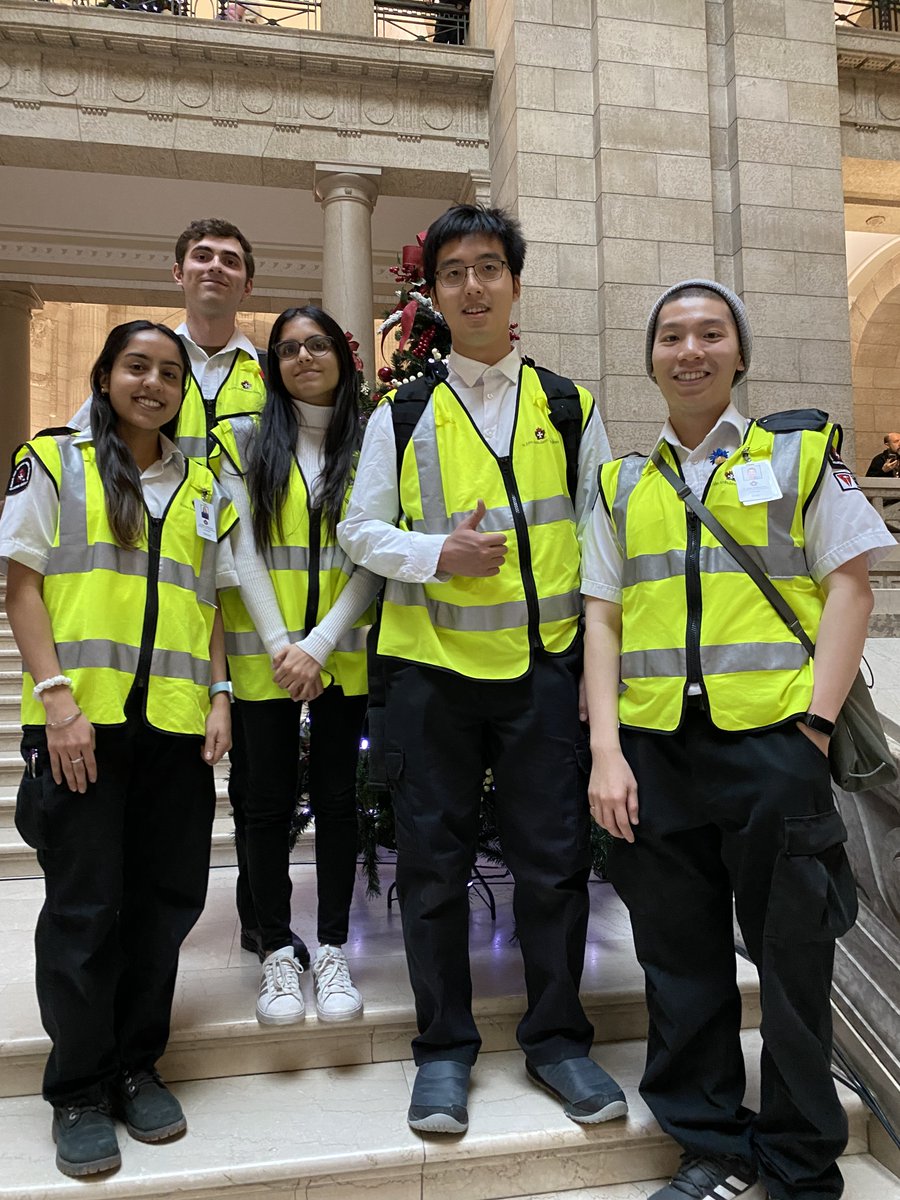 sja_mbntnu's tweet photo. St. John Ambulance's Medical First Responder (MFR) volunteers got into the Holiday spirit last weekend at the Manitoba Legislature Open House!

Thank you for the invitation, @mbgov and @WabKinew!

#sja #stjohnambulance #stjohn #medicalfirstresponders #mfr #mfrs https://t.co/HAFHJidJyv