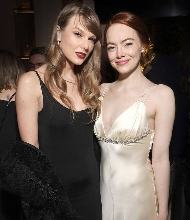 safeemmastone's tweet photo. my girls they did it for me https://t.co/E8mVWXGFJV