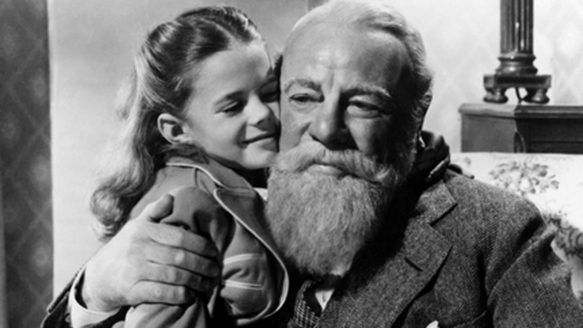 The Holiday Movies move to the El Paso Museum of Art when we show MIRACLE ON 34TH STREET (1947) for FREE at 3 pm Saturday, Dec. 9, starring a  young Natalie Wood and Edmund Gwenn as Kris Kringle. No tickets required, but you might want to get there early.