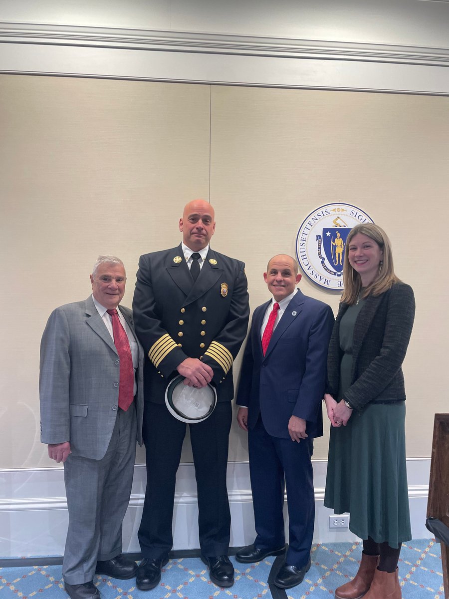 Tuesday, I welcomed <a href="/Melrose_FD/">Melrose Fire Dept.</a> Chief Collina, <a href="/WakefieldFD/">Wakefield Fire Dept.</a> Chief Sullivan, &amp; @maldenfire Chief Froio to State House for MetroFire Legislative Breakfast. It was a great opportunity to chat with #32Middlesex Chiefs about shared priorities to better serve our communities. #mapoli