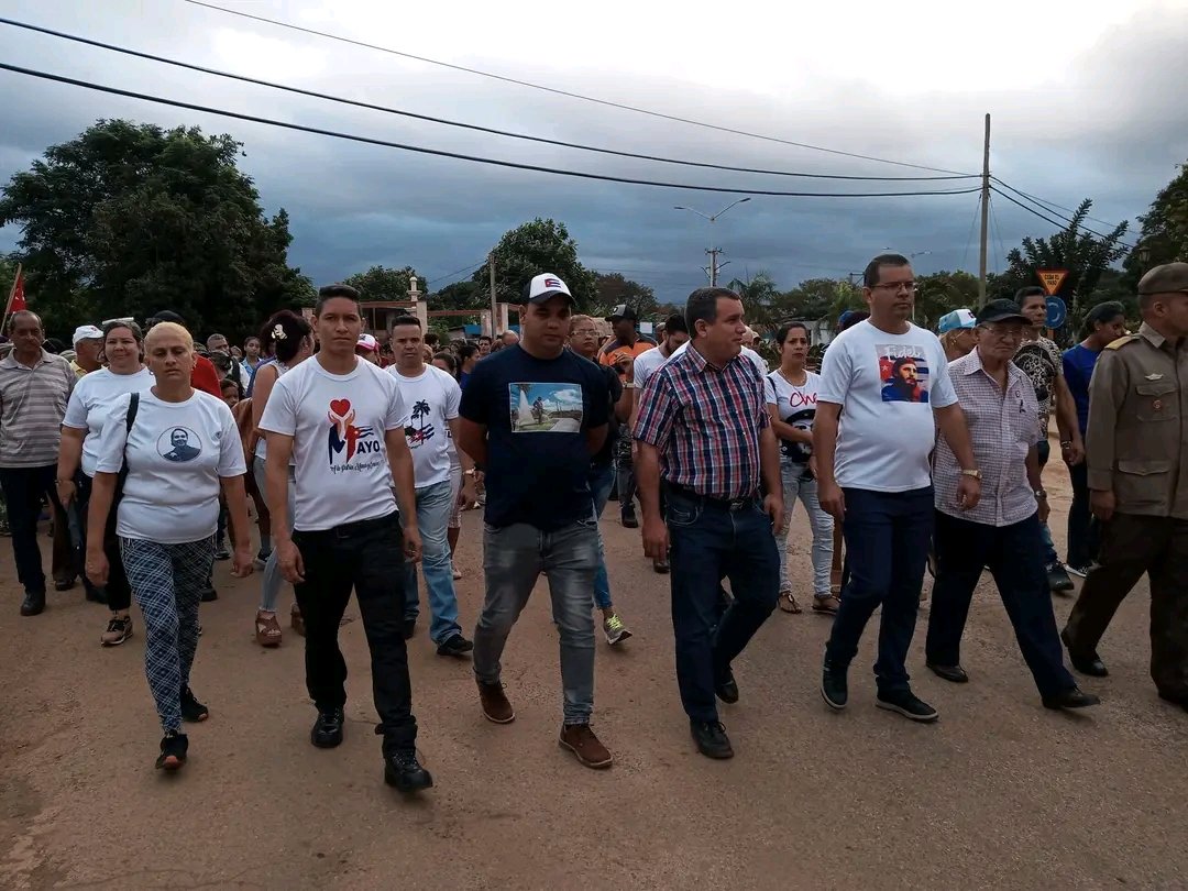 AlexCespedes00's tweet photo. Rendimos homenaje en #Moa a los caídos en misiones internacionalistas.
#MoaPrimeraPorElTrabajo
#CubaViveEnSuHistoria https://t.co/zOAZrwTIfJ
