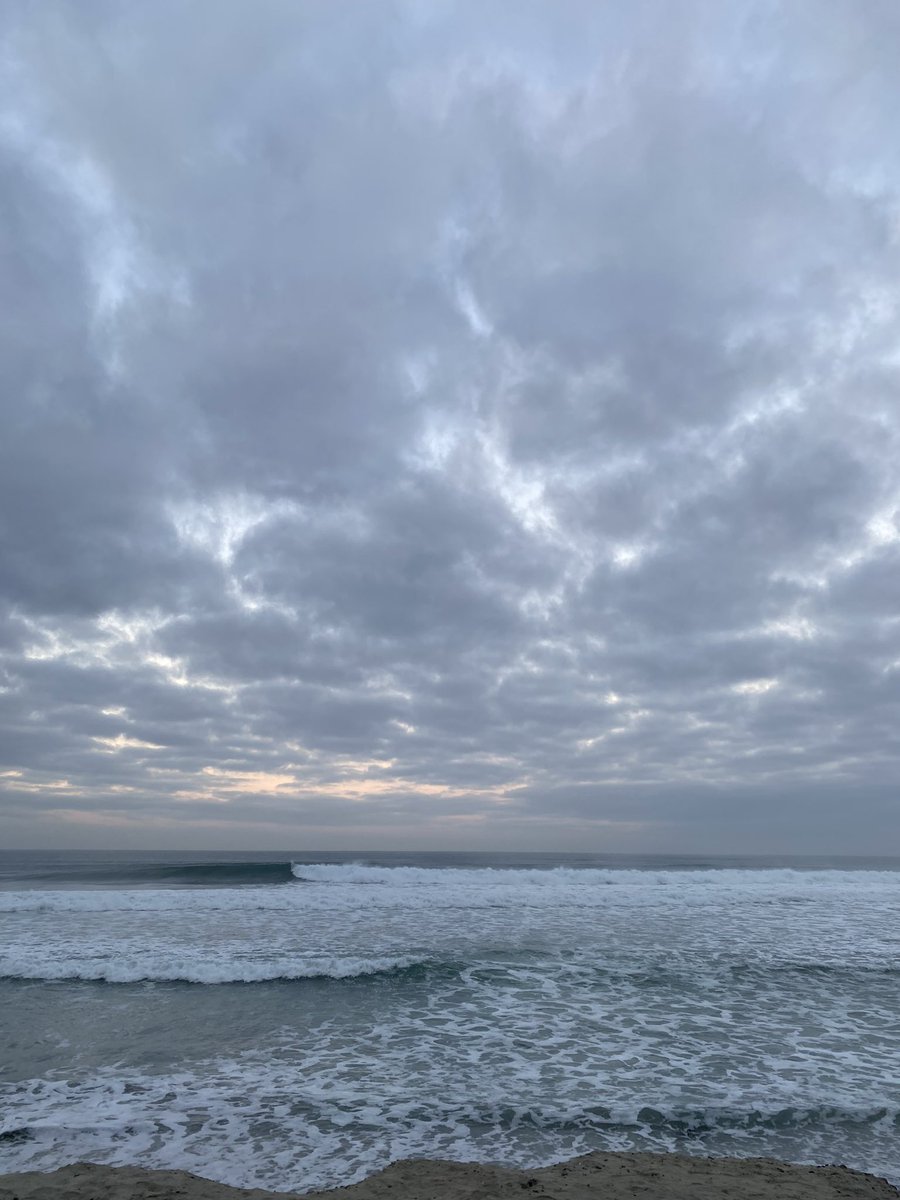 Moody morning on the beach. #torreypines #ocean #pacificocean