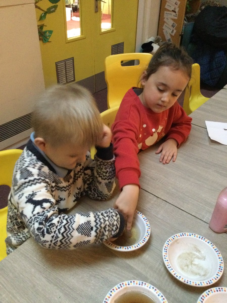 CrooksbarnPri's tweet photo. We found out how important it is to have good hygiene in 1AT today. Look how the pepper cleared when we put soap in the bowl! #patternseeking @AdAstraTrust https://t.co/LxZyyg3eCt