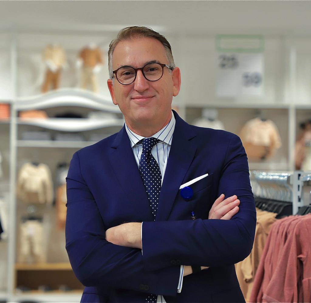 العثيم للأزياء إحدى شركات مجموعة #العثيم_للاستثمار تستحوذ على حقوق الامتياز لـ 18 علامة تجارية بالأصول المرتبطة بها والتي تبلغ 244 متجرًا من شركة سينومي ريتيل مقابل 120 مليون ريال وذلك ضمن إطار استراتيجية الشركة التوسعية لتعزيز وتطوير أنشطتها والاستحواذ على العلامات التجارية