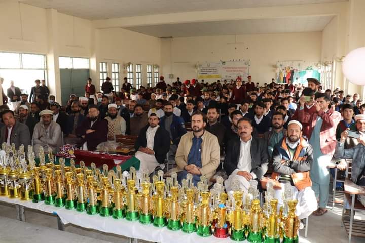 DCLowerKohistan's tweet photo. صوبائ حکومت کی ہدایات کی روشنی میں ضلعی انتظامیہ  کوہستان لوئر نے رشوت ستانی کے خلاف آگاہی کے سلسلے میں آج گورنمنٹ ہائی سکول پٹن کوہستان لوئر میں واک اور سیمینار منعقد کیا اس کے علاوہ اینوئل پرائز ڈسٹری بیوشن پروگرام اور ووٹر ڈے کے حوالے سے بھی پروگرام منعقد ہوا. https://t.co/1FYHCkSVJX