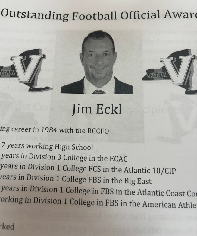 RCCFOofficials's tweet photo. Congratulations to @RCCFOofficials RCCFO Alumni, Jim Eckl who recently received the 2023 Rochester Chapter National Football Foundation (NFF) Outstanding Football Official Award.
#RCCO #SectionVFootball #Officiate https://t.co/FXaEbQPQPf