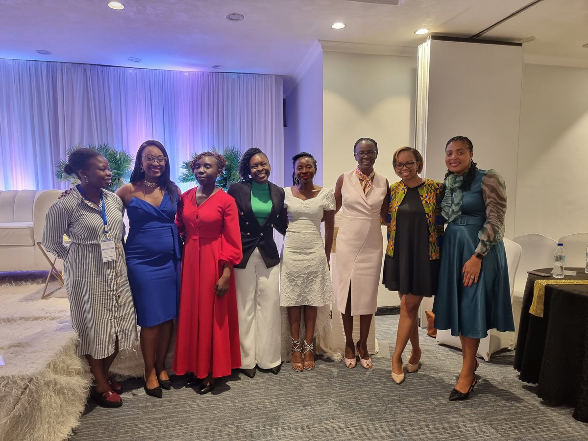 @WomenSurgAfr past and present leaders 🎈