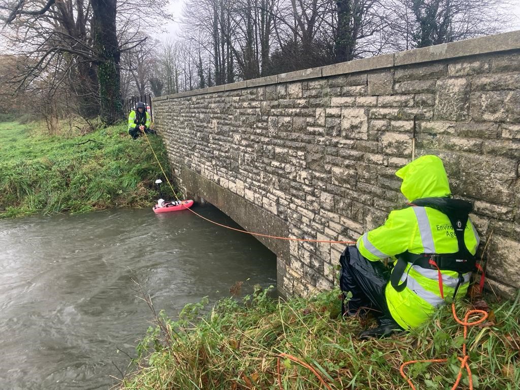 We have teams out and about the area checking flood defences and what's happening on the ground. #TeamEA here out looking at river levels in #Dorchester today.