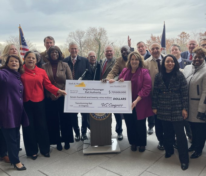 FULL STEAM AHEAD: we are thrilled to announce a ***$729 million*** investment in Virginia rail projects including the Long Bridge Project thanks to the bipartisan Infrastructure Investment and Jobs Act! This is a huge deal for Virginia infrastructure!!! kaine.senate.gov/press-releases…